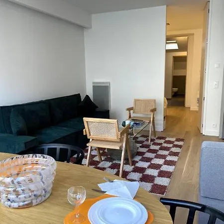 Modern Parisian Flat In Montparnasse Area-3